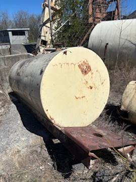 1,000 Gallon Fuel Tank (1 of 5)